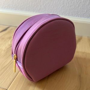 Estée Lauder makeup bag